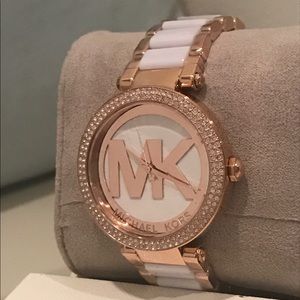 🔥SALE🔥Beautiful Michael Kors Rose Gold Watch